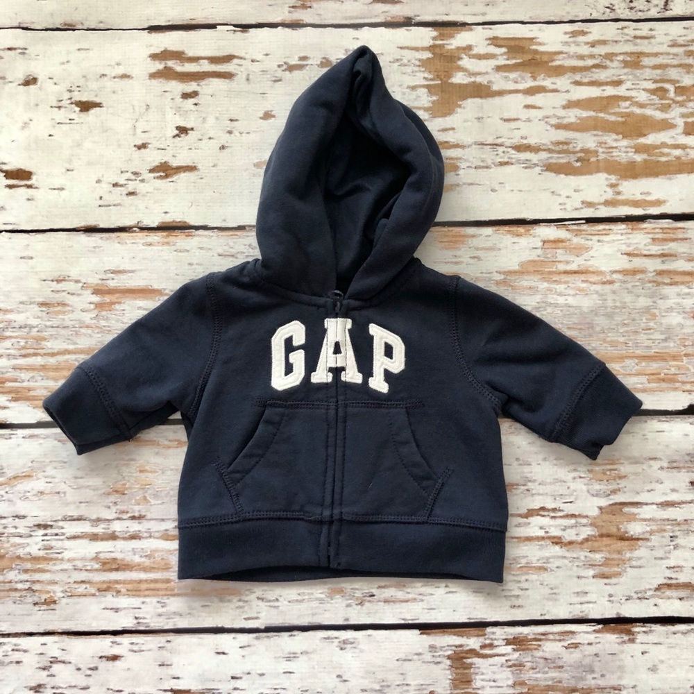 Gap hoodie size 0-3 months